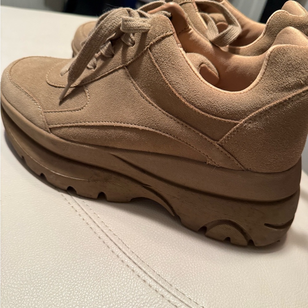 Women's Steve Madden Tan Platform Sneakers size 10 worn once